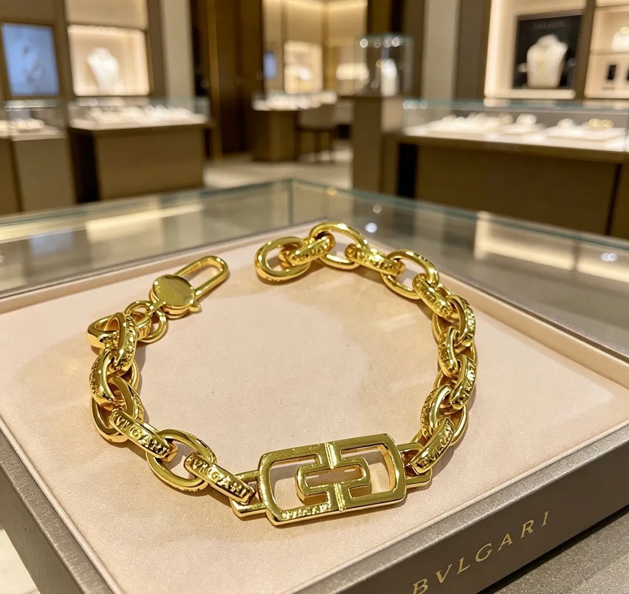 Bvlgari Greca Motif Bracelet Chaîne en Or Épaisse 9
