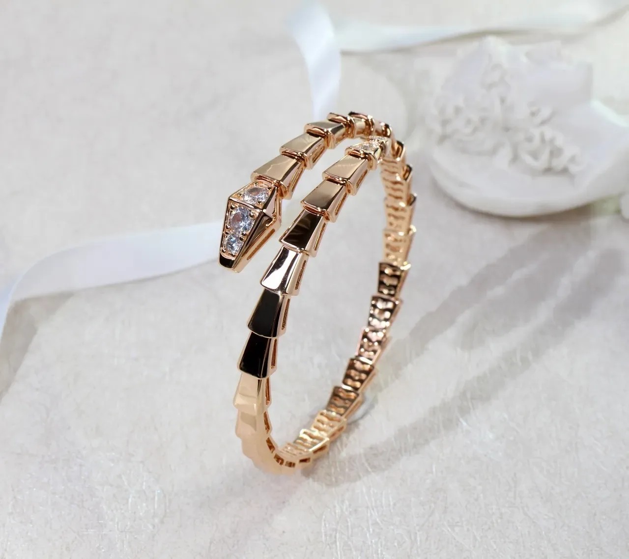 Bvlgari Serpenti Pulseira de Serpente Ouro Rosa Pavé Diamantes 4