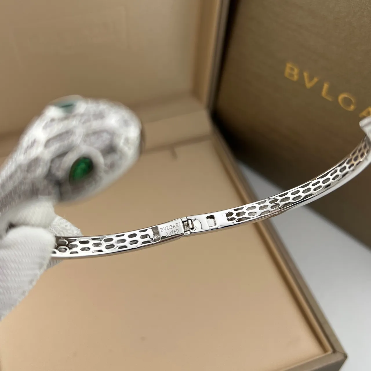 Bvlgari Serpenti Tête de Serpent Pavé Diamant Bracelets de poignet 4