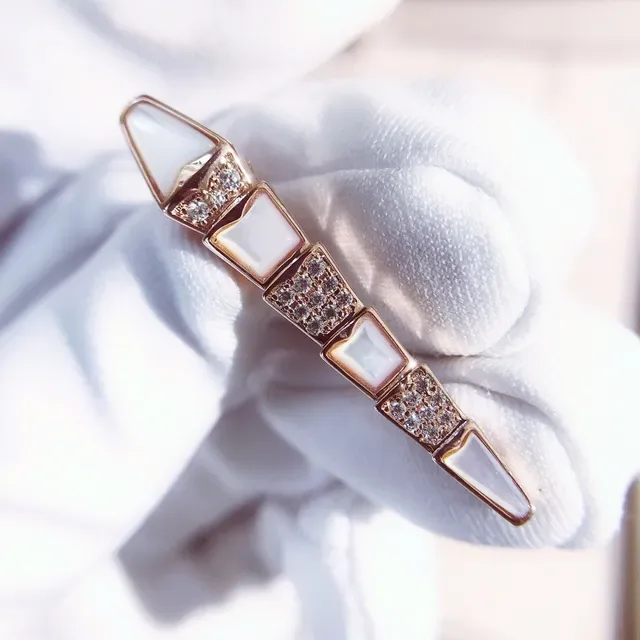 Bvlgari Serpenti Viper Brincos Geométricos Facetados de Esmalte e Diamantes 3