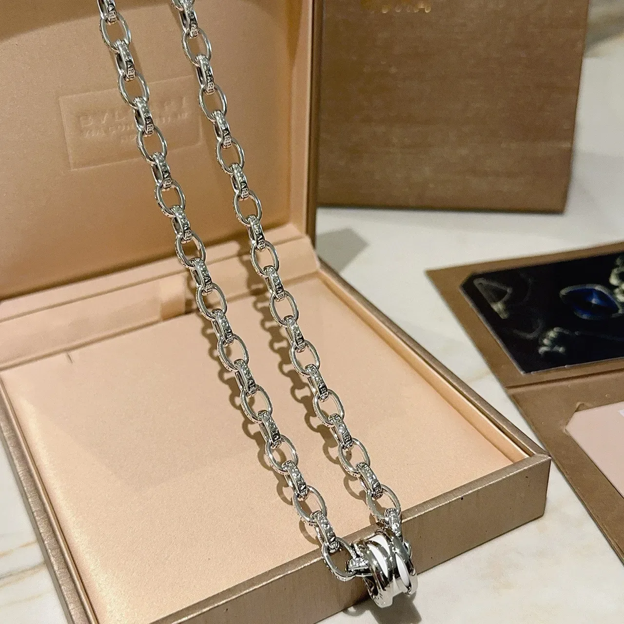 Bvlgari Prata Branca Corrente com elos ovais Pavé-Set Accents Colar 4