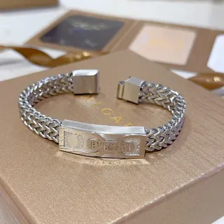 Bvlgari রূপালী বোনা হেরিংবোন চেইন খোদাই করা কেন্দ্রীয় প্ল্যাক ব্রেসলেট