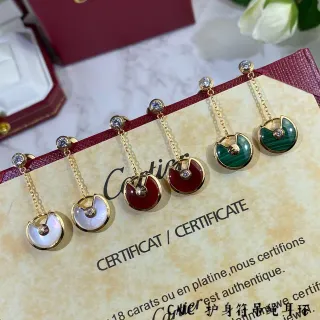 Cartier Amulette de Cartier Aretes de cadena en tono dorado