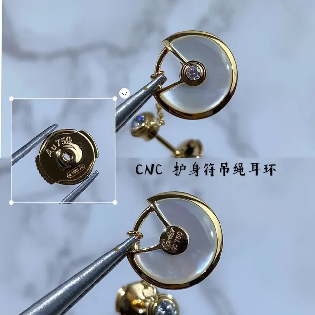 Cartier Amulette de Cartier Boucles d'oreilles à chaîne dorée 5