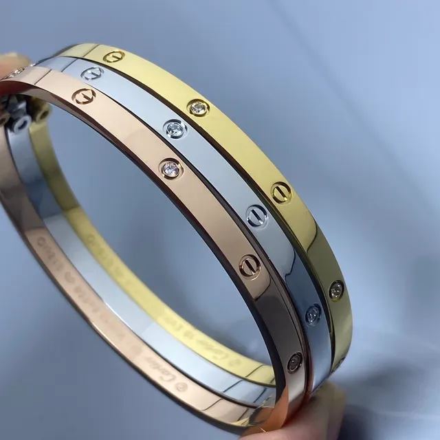 Cartier Bracelet en or et argent triple ton avec diamants à vis 2