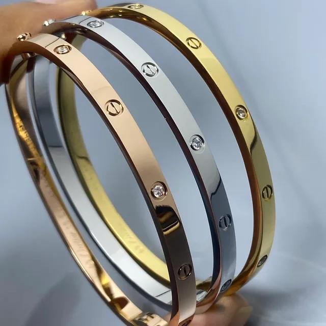 Cartier Bracelet en or et argent triple ton avec diamants à vis 4