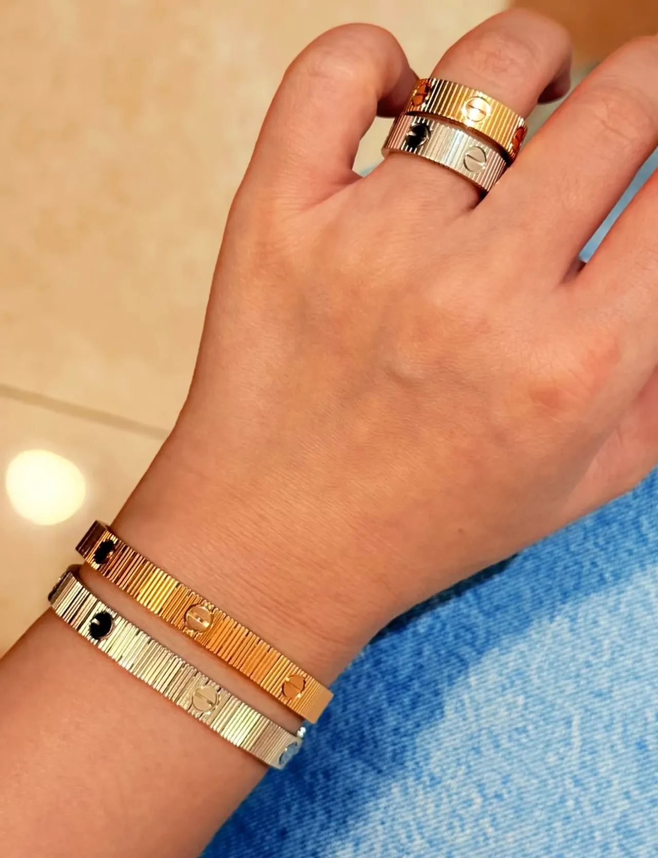 Cartier Juste un Clou Bracelet en or texturé 3