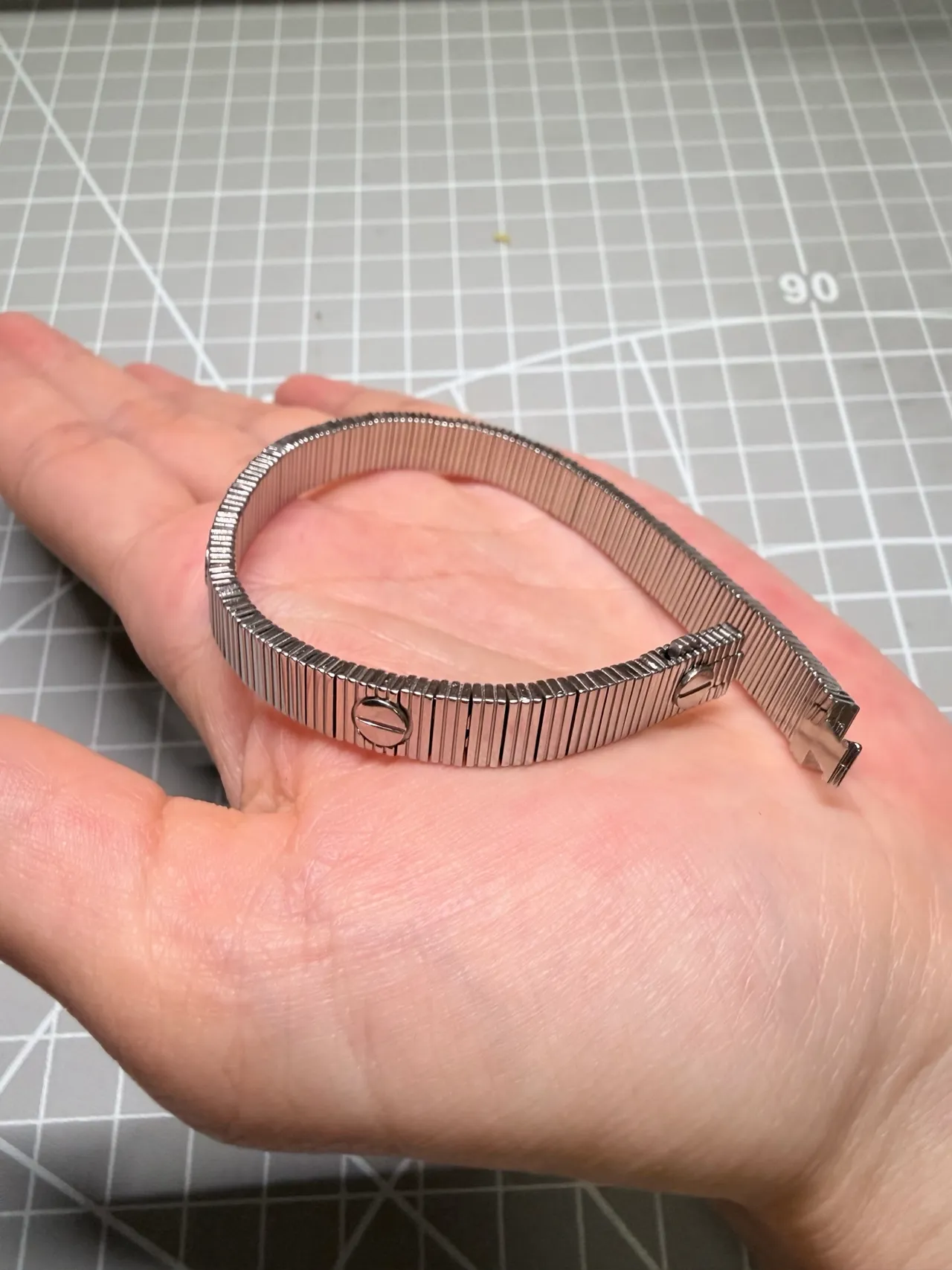 Cartier Juste un Clou Bracelet en or texturé 12