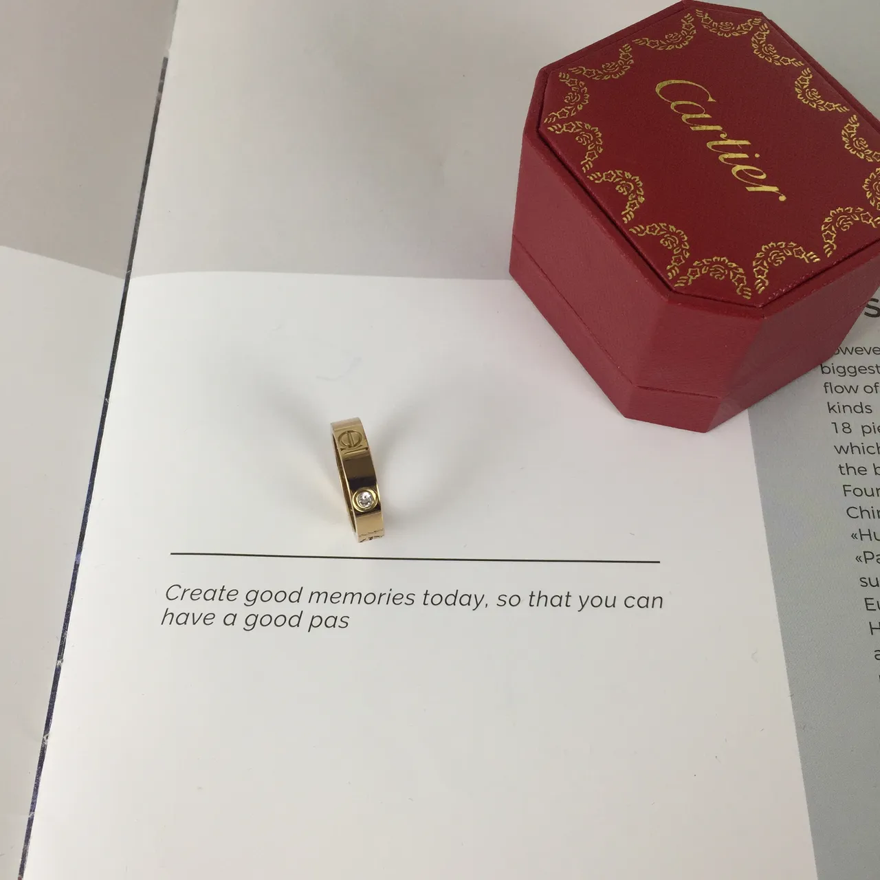 Cartier Love Ring Bague en or jaune diamant unique 2