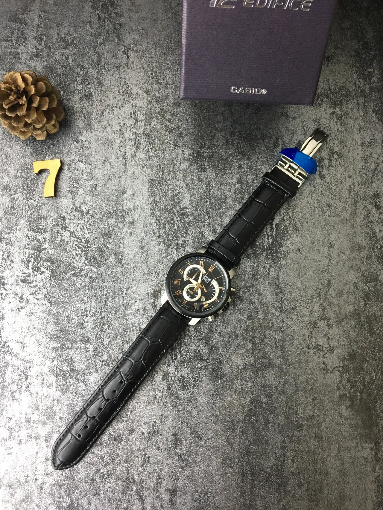 Casio Beside Chronograph Cadran Noir Accents Dorés Montre Quartz 6