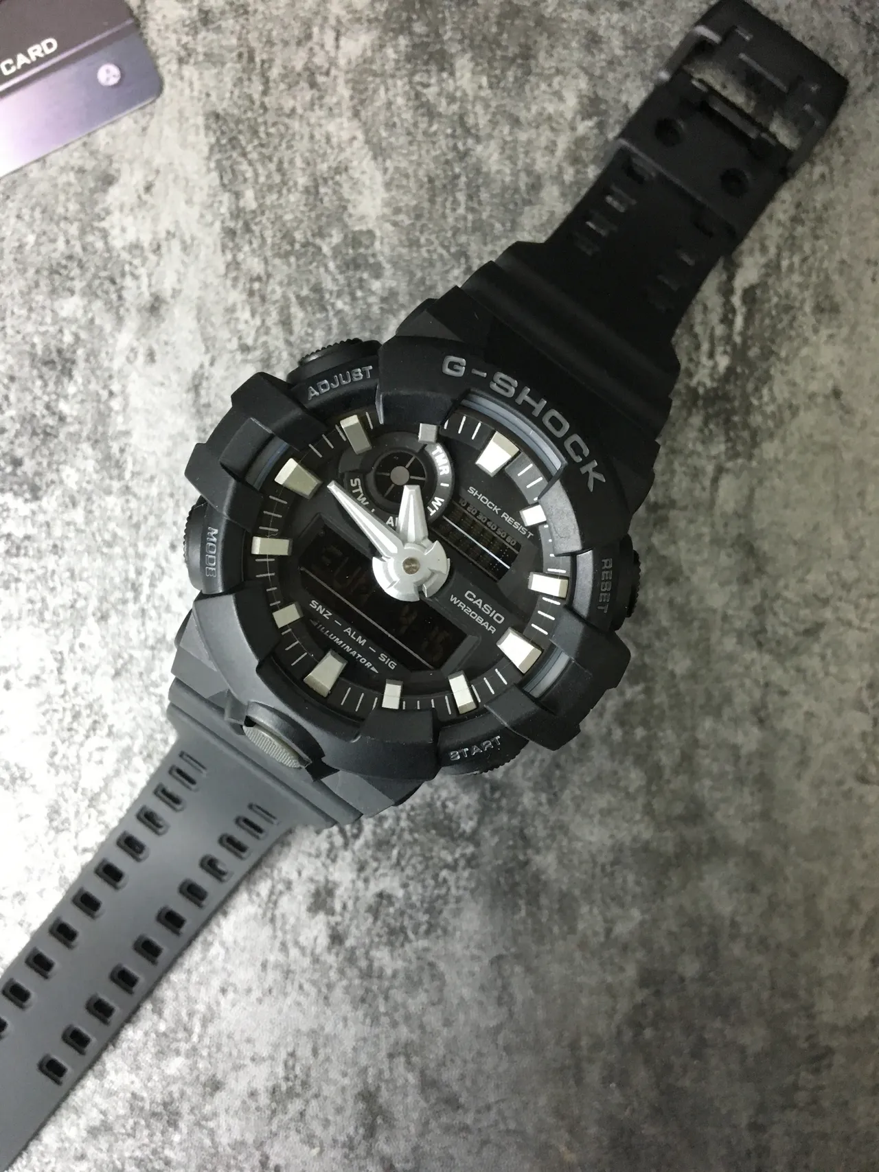 Casio G-Shock GA-100 Montre Sportive en Résine Noire 2