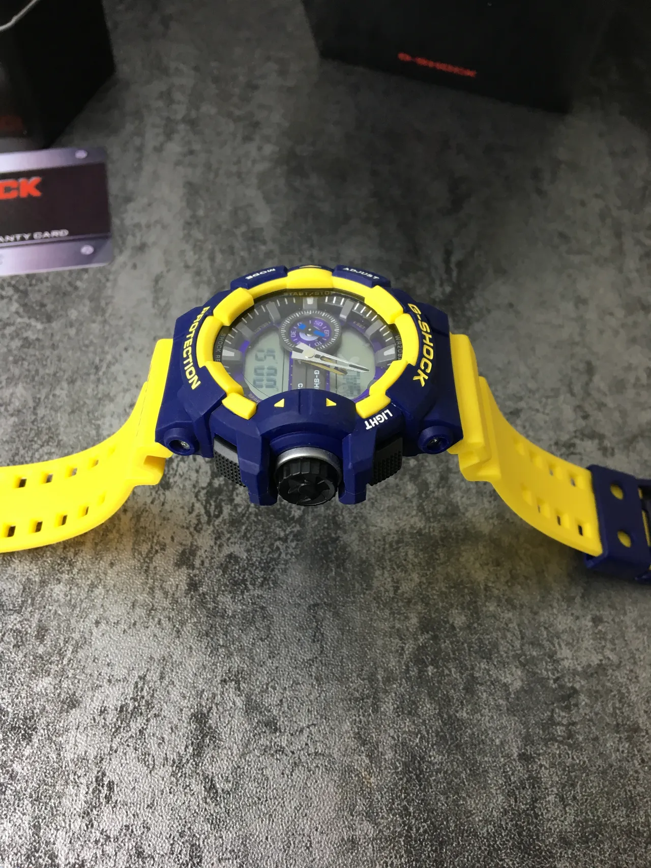 Casio G-Shock GA-100 أصفر وأزرق بحري ساعة رياضية 6