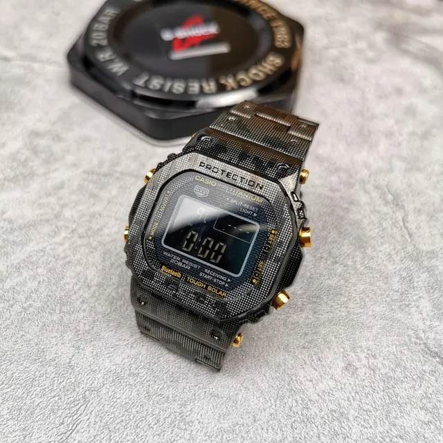 Casio G-Shock GA-2100 Noir et Or Titan Montre Sport 2