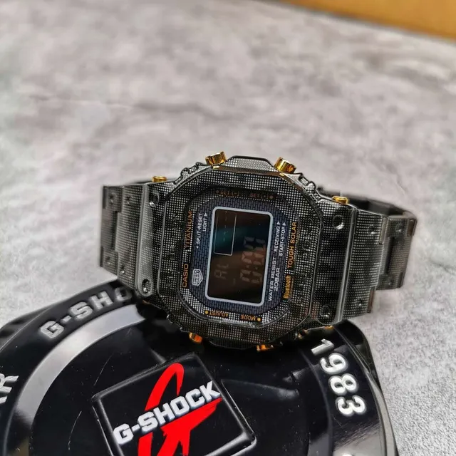 Casio G-Shock GA-2100 Noir et Or Titan Montre Sport 3