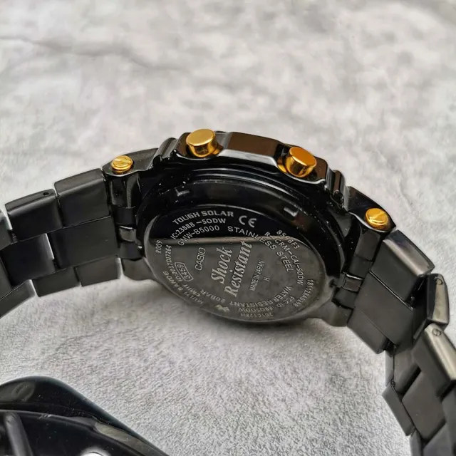 Casio G-Shock GA-2100 Noir et Or Titan Montre Sport 4