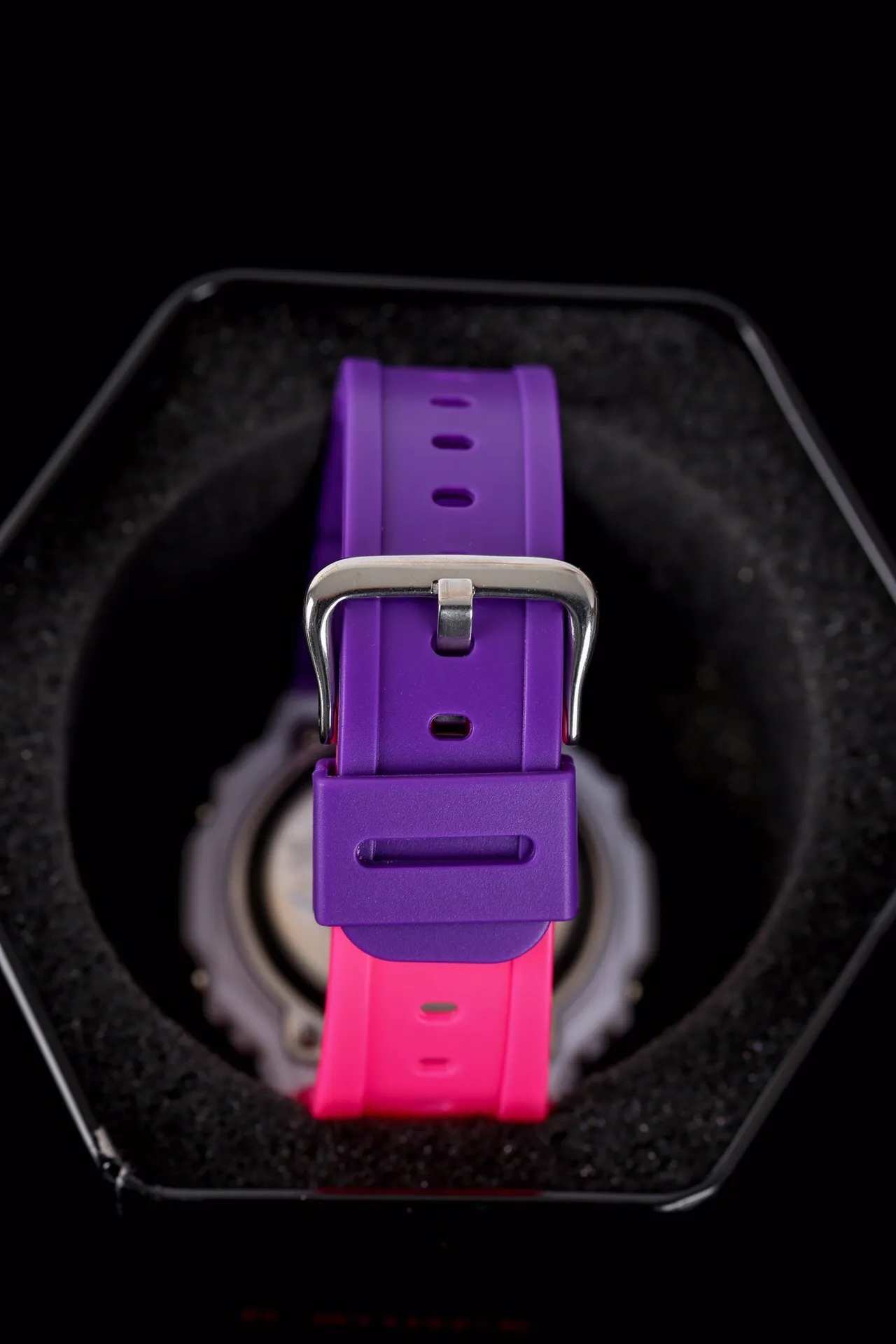 Casio G-Shock GA-2100 Montre sportive Blanc Rose Violet 4