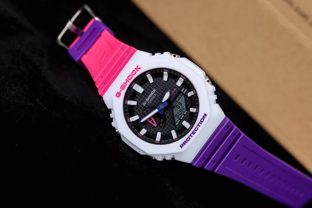 Casio G-Shock GA-2100 Montre sportive Blanc Rose Violet 6