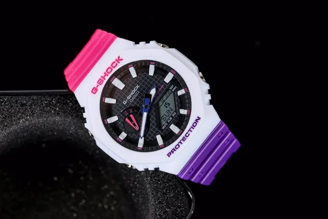 Casio G-Shock GA-2100 Montre sportive Blanc Rose Violet 9