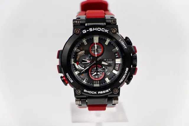 Casio G-Shock MR-G Relógio cronógrafo preto e vermelho esportivo 2