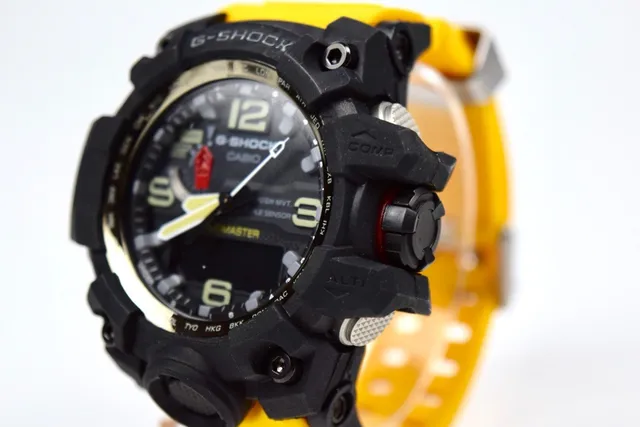 Casio G-Shock Mudmaster Black and Yellow Sports Watch 8