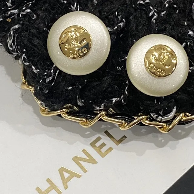 Chanel Black Gold Tweed Chain Bag 3