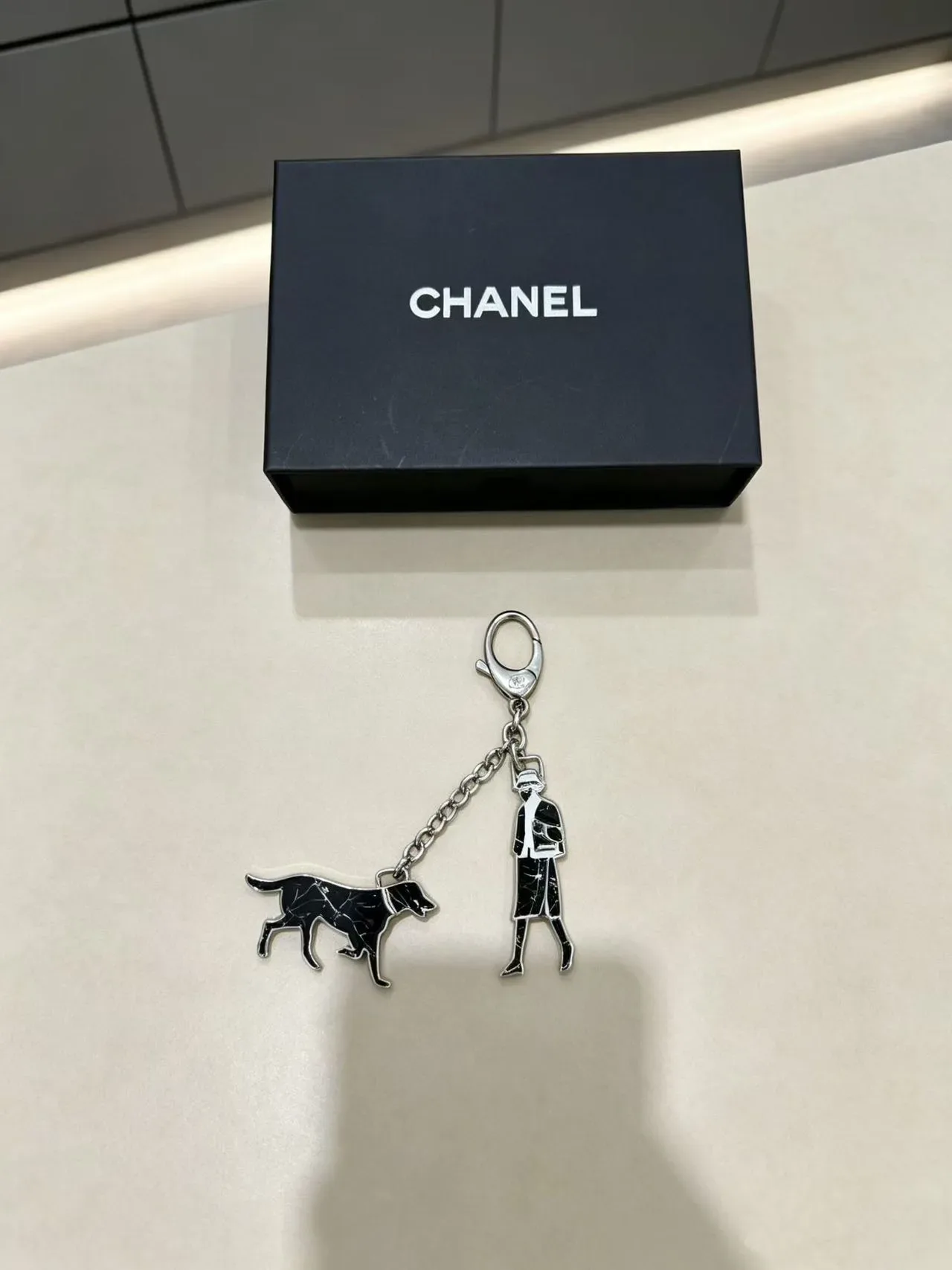 Chanel Black Silver Enamel Silhouette Charms Crackle Finish Jewelry 2