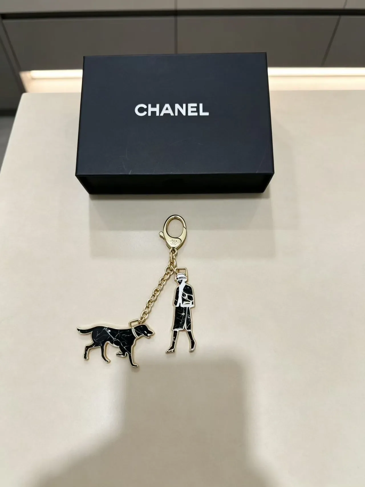 Chanel Black Silver Enamel Silhouette Charms Crackle Finish Jewelry 3