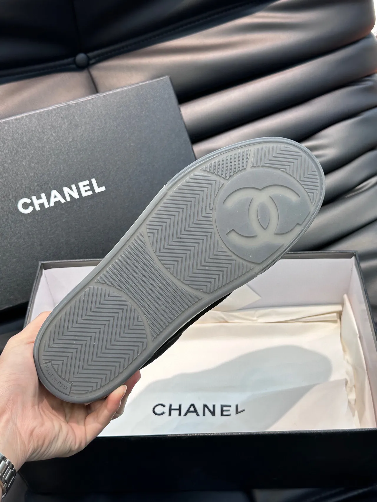 Chanel Black White Low-Top Suede-and-Leather Panelled Lifestyle Sneakers 9