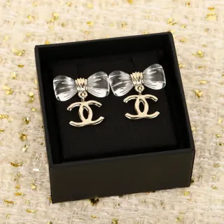 Chanel 蝴蝶结 CC Logo 水晶耳环