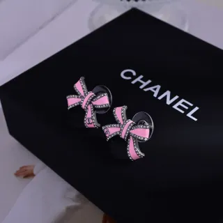 Chanel 蝴蝶结造型搪瓷水晶耳钉