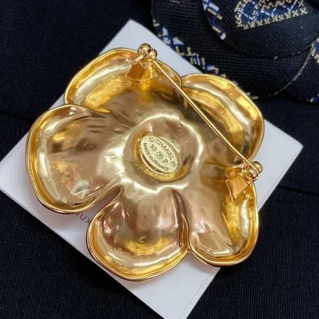 Chanel Camellia Broche Doré Métallique Fleur 8