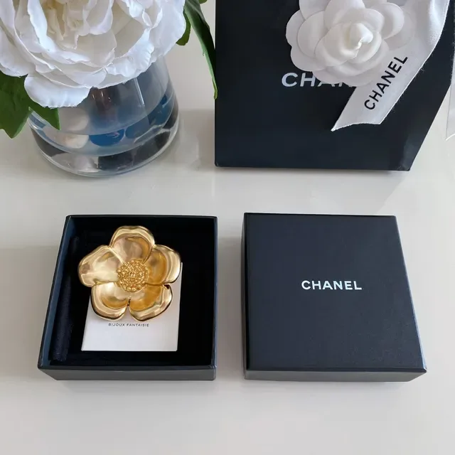 Chanel Camellia Broche Doré Métallique Fleur 11