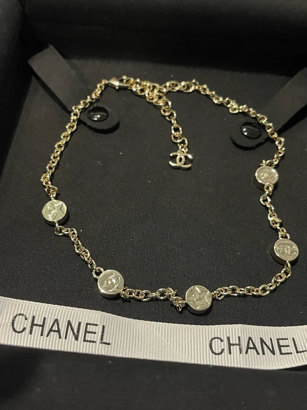 Chanel Camellia Chain Necklace Gold White Circular CC-Logo Charms Necklace 3