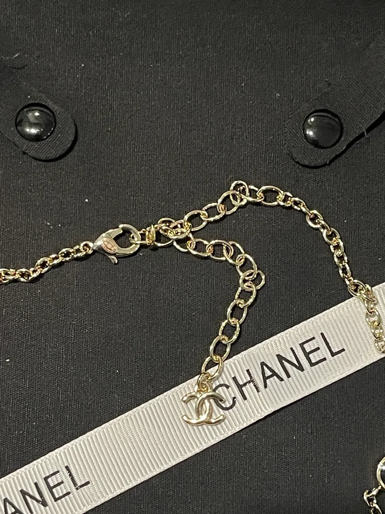 Chanel Camellia Chain Necklace Gold White Circular CC-Logo Charms Necklace 6