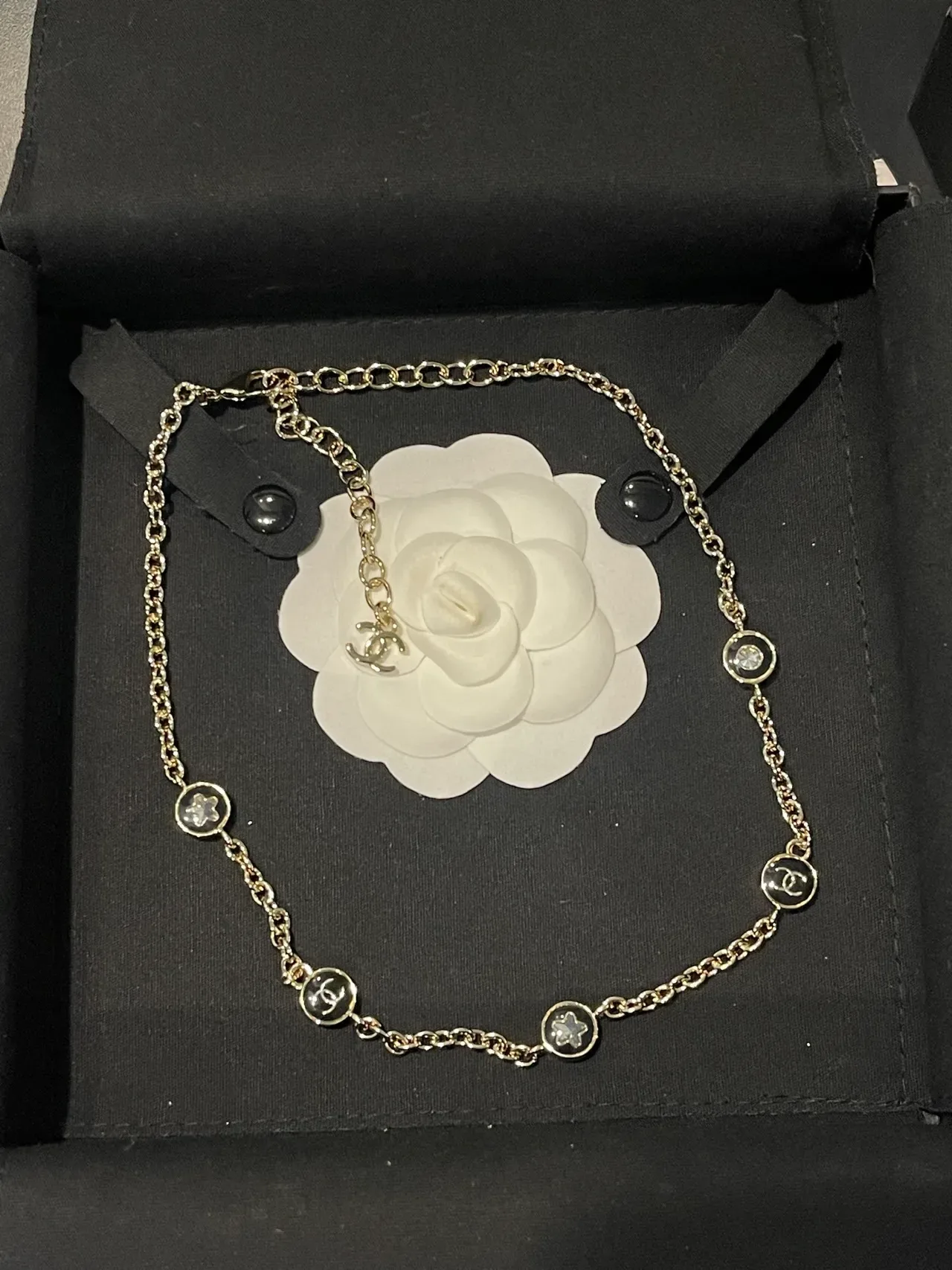Chanel Camellia Chain Necklace Gold White Circular CC-Logo Charms Necklace 8