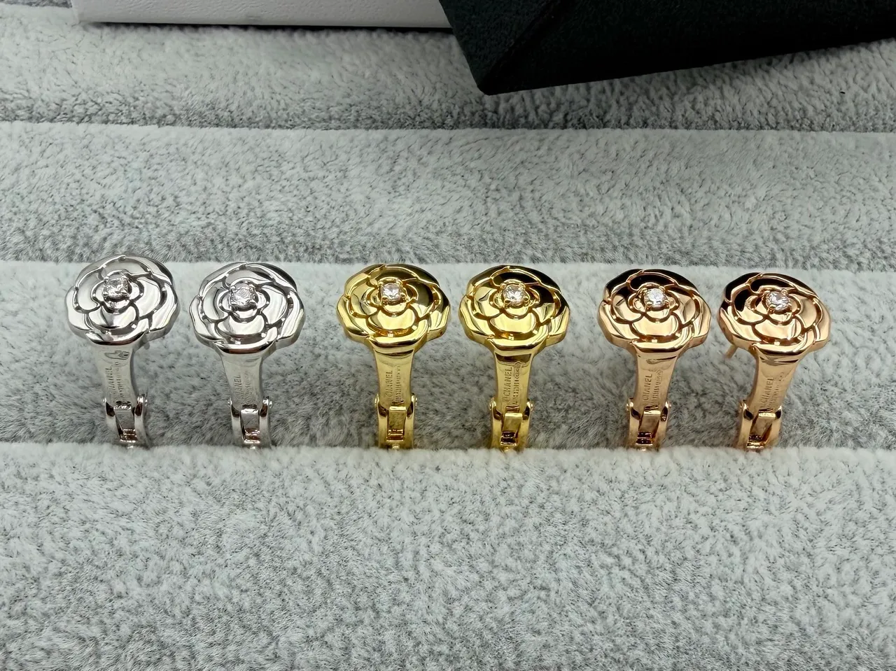 Chanel Camellia Dourado Prata Motivo Flor Hinged Clip-On Brincos 3