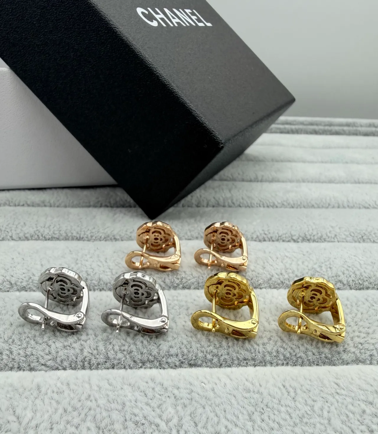 Chanel Camellia Dourado Prata Motivo Flor Hinged Clip-On Brincos 6