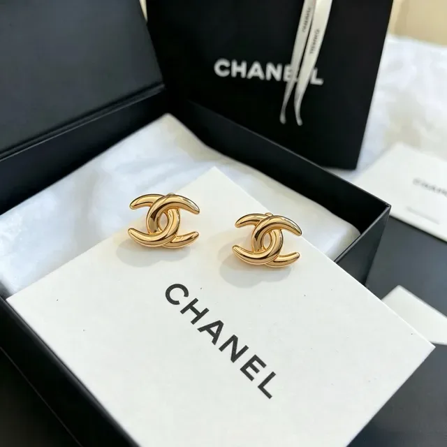 Chanel CC Gold Black Interlocking Logo Polished Metal Earrings 5
