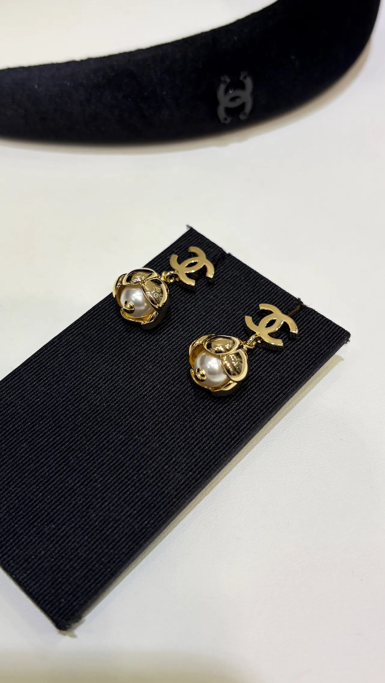 Chanel CC Logo Pearl Drop Earrings 4