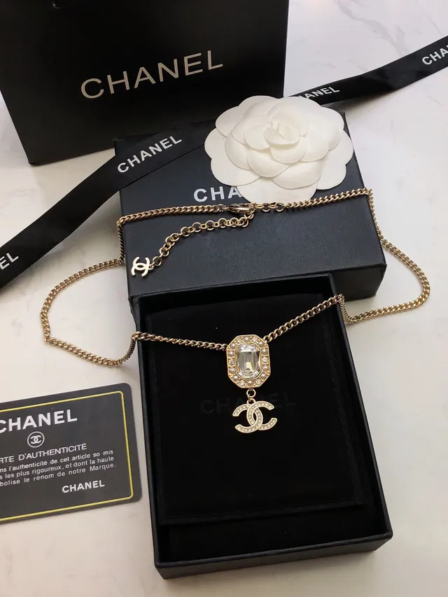 Chanel CC Necklace Gold White Curb Chain Octagonal Crystal Centerpiece Necklace 1