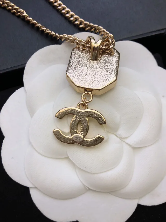 Chanel CC Necklace Gold White Curb Chain Octagonal Crystal Centerpiece Necklace 5