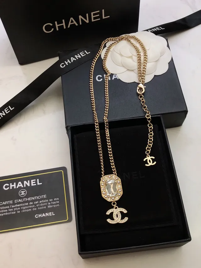 Chanel CC Necklace Gold White Curb Chain Octagonal Crystal Centerpiece Necklace 8