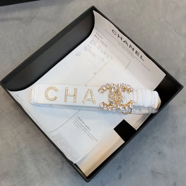 Chanel CHANEL Letter Crystal Belt White Leather Belt 2