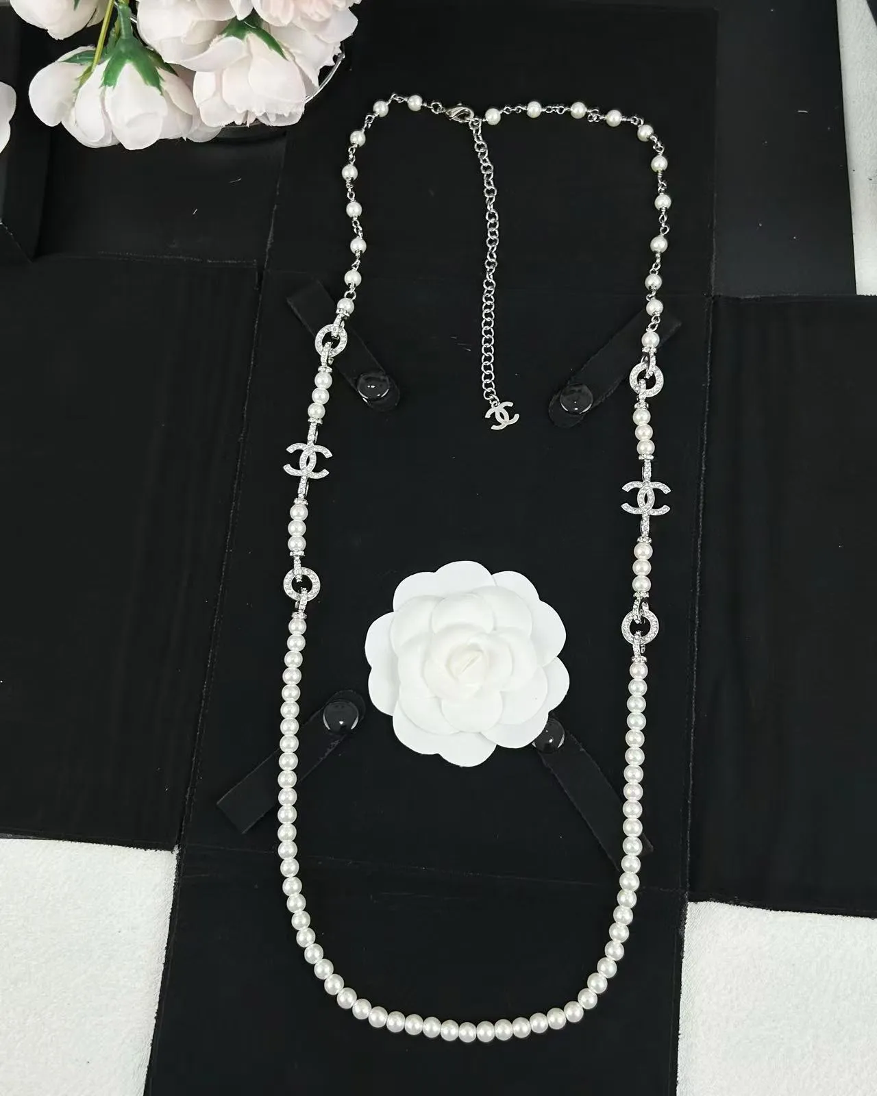 Chanel Classic Pearl Necklace White Silver Strand Interlocking CC Logo Links Necklace 5