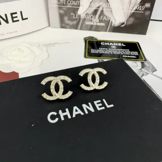 Chanel 金色 水钻镶嵌 CC Logo 耳钉
