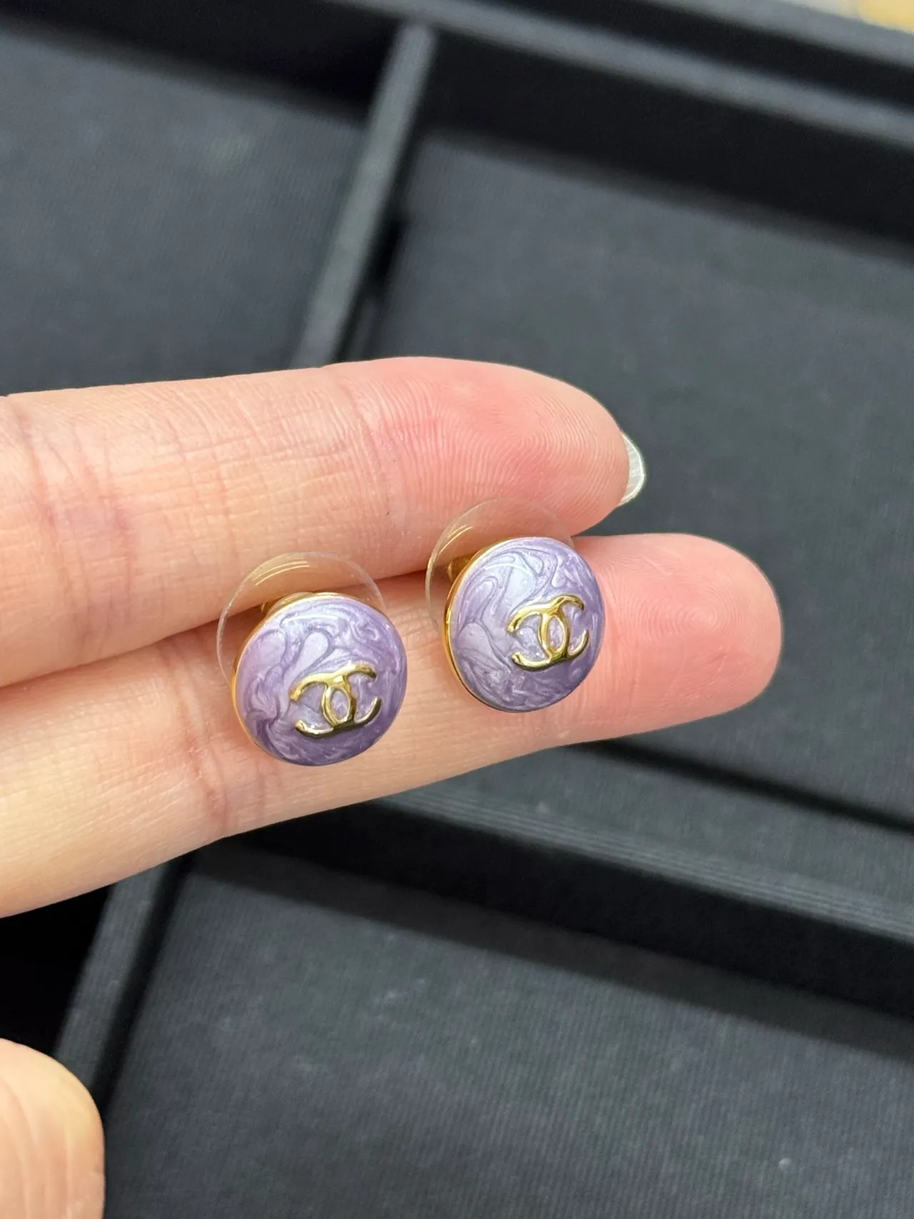 Chanel Enamel CC Logo Button Purple Gold Circular Marbled Lavender Earrings 5