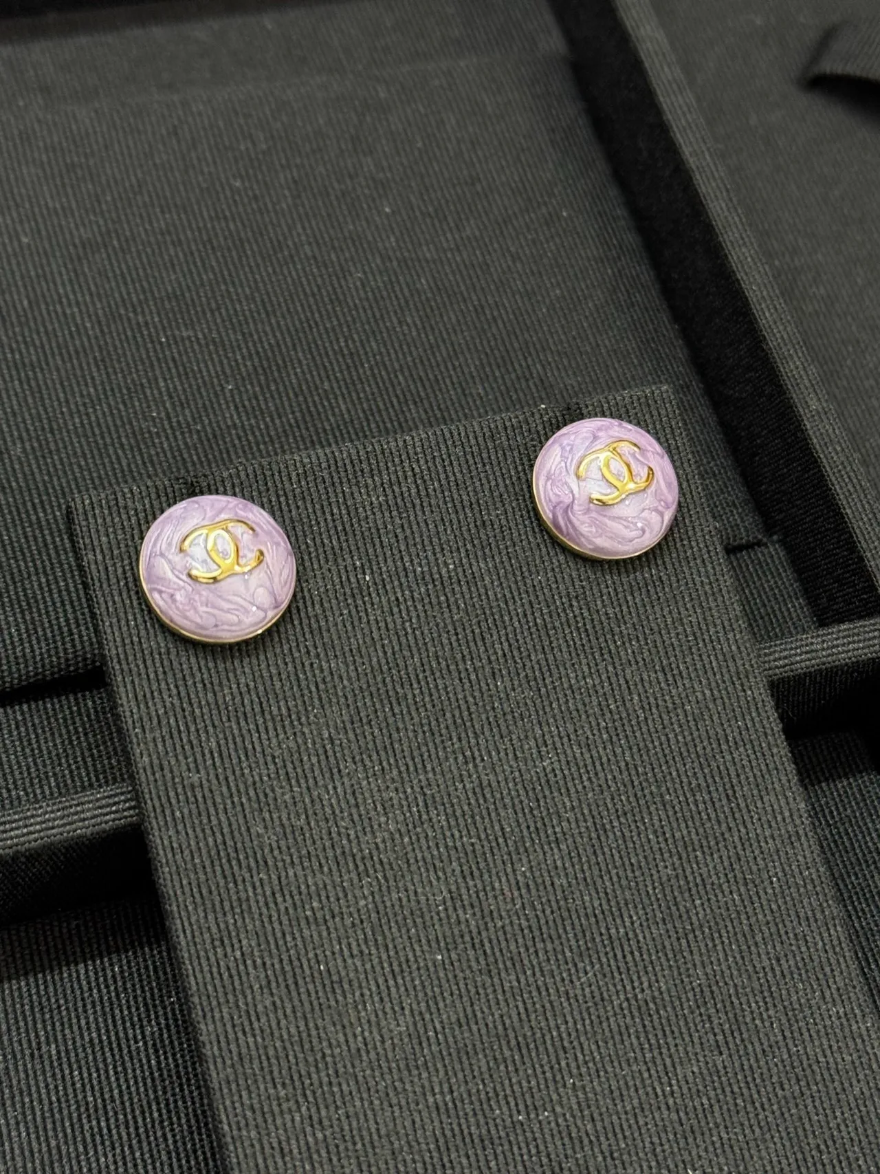 Chanel Enamel CC Logo Button Purple Gold Circular Marbled Lavender Earrings 6