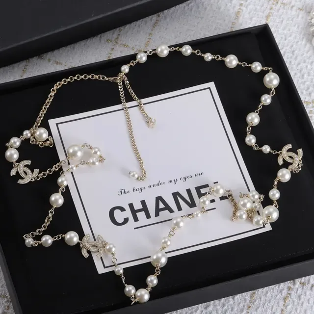 Chanel Pearl and Chain Interlocking CC Logo Necklace 3