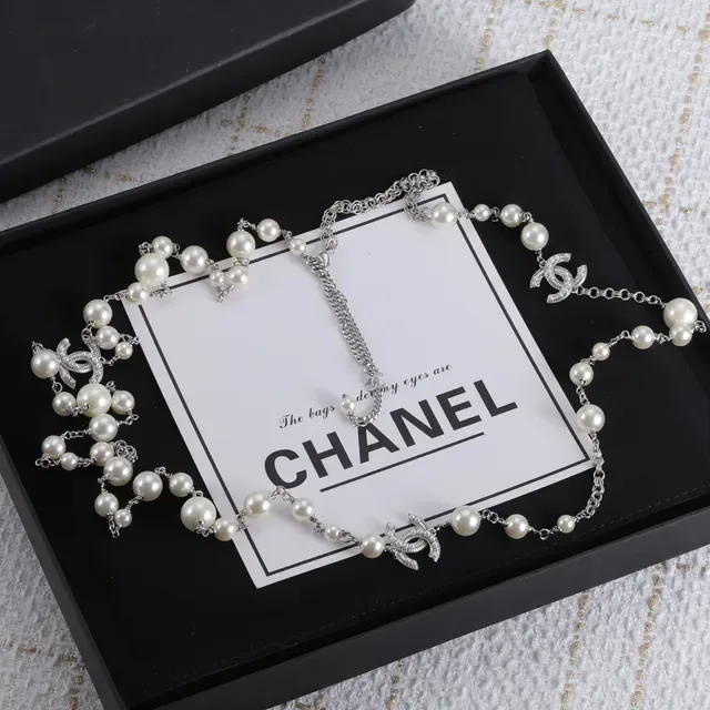 Chanel Pearl and Chain Interlocking CC Logo Necklace 4