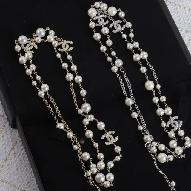 Chanel Pearl and Chain Interlocking CC Logo Necklace 7